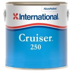 International Cruiser 250 - Polishing antifoul
